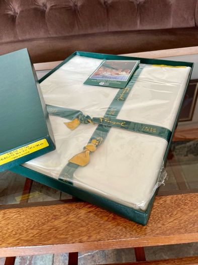 Boxed Vintage Irish Linen Damask Tablecloth Antique White