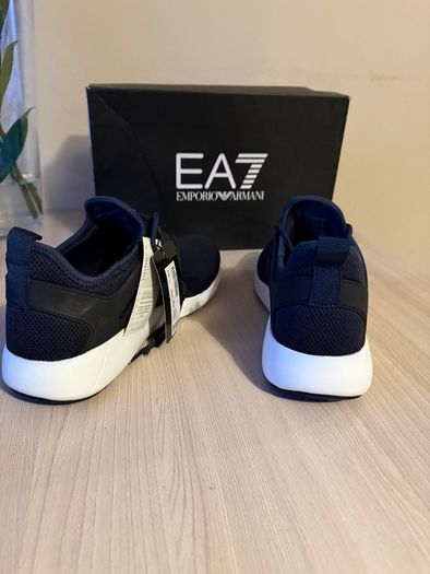 Emporio Armani EA7 Minimal Running U Trainers UK10