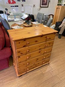 chest of drawers