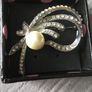 brooch large pearl and diamond Image 2