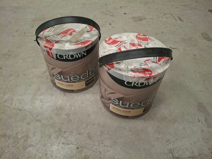 Crown golded suede textured paint