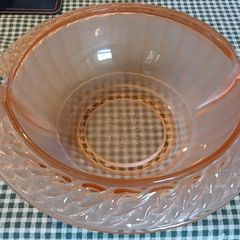 pink glass bowl