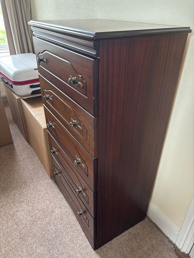 Chest of drawers
