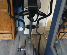 elliptical cross trainer