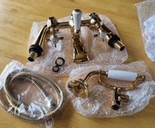 NEW Vintage Gold Colour Brass Bathroom Bath Tub Mixer Tap with Hand Shower