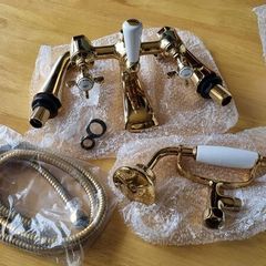 NEW Vintage Gold Colour Brass Bathroom Bath Tub Mixer Tap with Hand Shower
