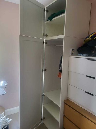 2 White wardrobes
