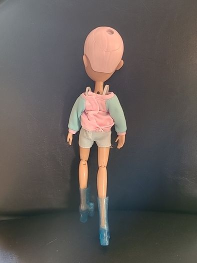 Yulu Snapstar Lola Poseable Fashion Doll