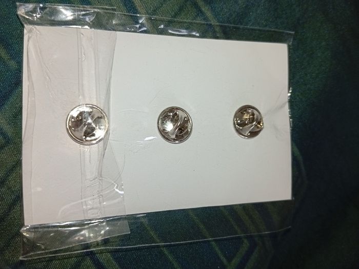 Toyota Yaris Pin Badge Set X 3 Unused Still In Pack