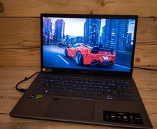 i7-1260P / GeForce RTX 2050 / 512GB SSD / Acer Aspire 5