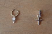 Two new pretty stud earrings (palm and cross)