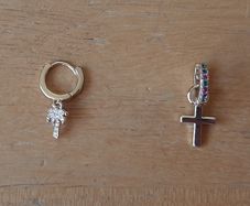 Two new pretty stud earrings (palm and cross)