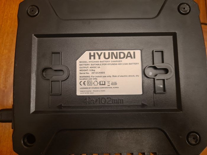 Hyundai Battery Charger