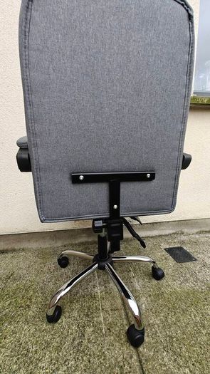 Ergonomic office chair