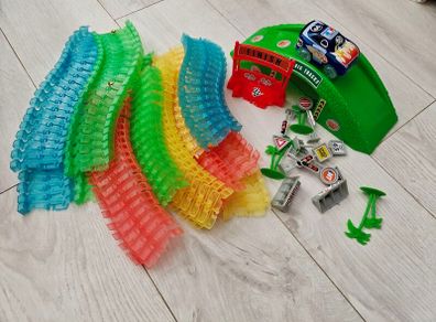 Glow in the dark car track set