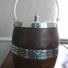 Coopered biscuit barrel.