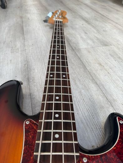 Squier P bass