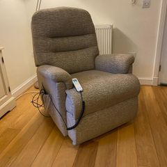 Sherborne Keswick Riser Recliner Armchair