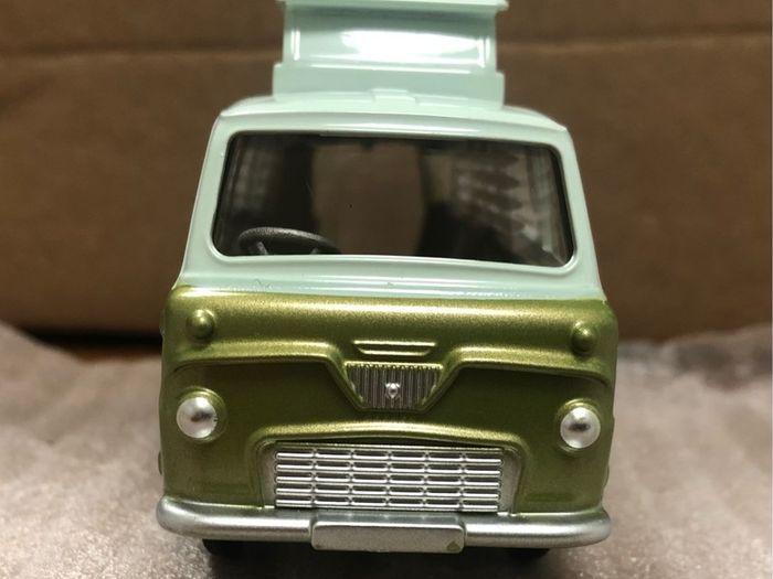 Corgi Toys 1/43 Ford Thames Airborne Caravan