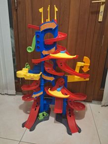 kids race car track toy