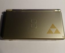 Nintendo DS Lite console - Gold Zelda Case - limited edition