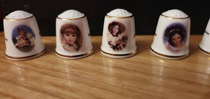 Mayfair Edition Thimble Collection wt Display Stand