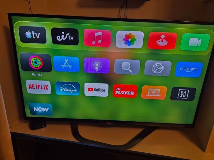 LG TV 47 inch smart television
