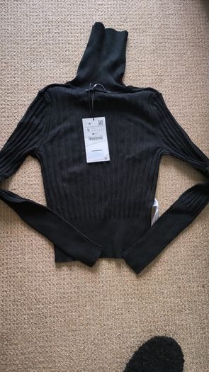 Zara New with tags Sweater , Black ,short Sweater, size s