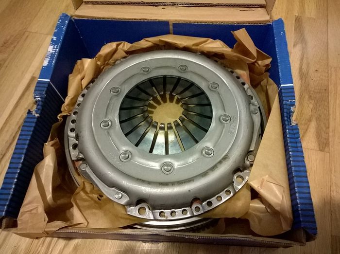 Clutch Kit With Dual Mass Flywheel 1.9 tdi - Audi A4 AVB, Skoda Superb AVB BSV BPZ, Vw Passat AVB
