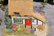 VINTAGE Collectible Lilliput Lane "CONGRATULATIONS" Cottage 2001