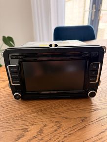 VW Passat OEM Stereo