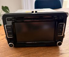 VW Passat OEM Stereo