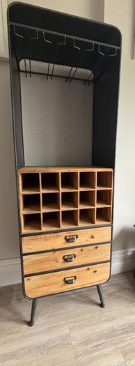 Wine & Glass Display Unit