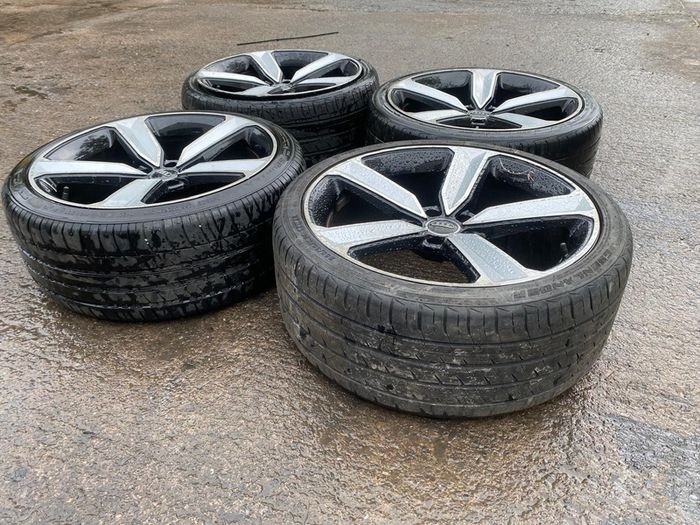 2016 Audi R20 Alloys With Tyres