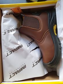Kids work boots size UK2 BNWT