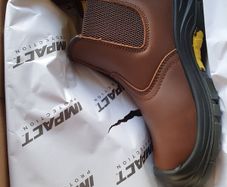 Kids work boots size UK2 BNWT