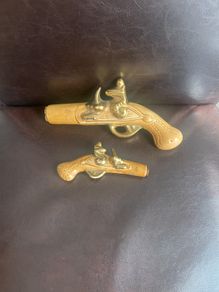 Vintage ceramic pistol decanters, porcelain flintlock liquor bottles, novelty whiskey bottles, matching pair, unmarked, mid-century