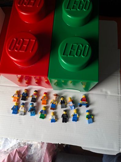 lego minifigs and storage