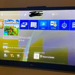 PlayStation 4 Slim & controller