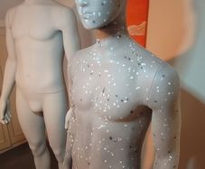2x male mannequin + 2 basestands = 400 or no . Or just one male mannequin for 100 eu no base stand. Also have 1 female but abit damage on the back for 80 eu no base stand .