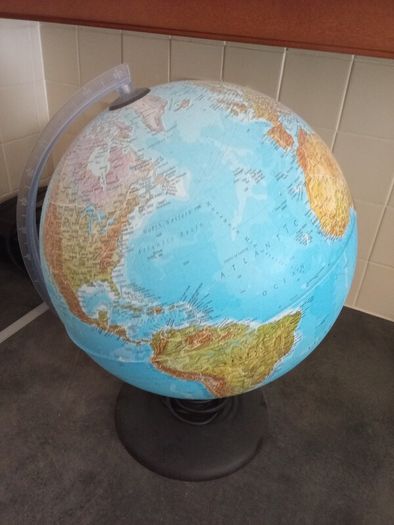 Globe Lamp