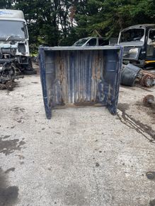 Toyota hilux and 2 Isuzu Dmax tubs