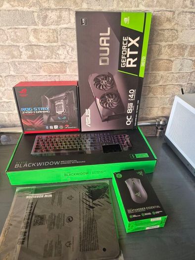 Tiny ITX gaming pc setup - RTX 3070, Intel i7, 16GB DDR4, 512GB m.2 SSD