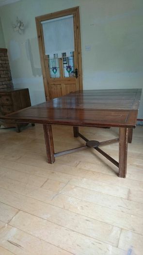 Solid Oak Extendable Dining Table.