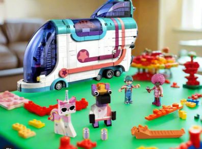 Lego The LEGO Movie 2 Pop-Up Party Bus (70828)