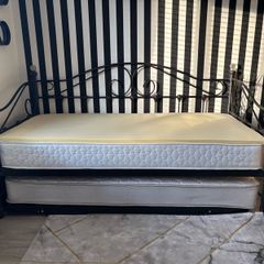 metal day bed with trundle with underbed