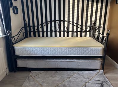 metal day bed with trundle with underbed