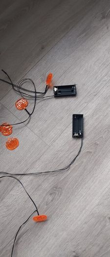 Battery powered lights pumpkin like new 5 each