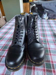 Doc Martins 8 Hole