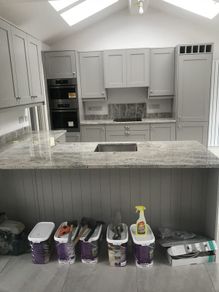 Kitchen units, worktop, sink and tap